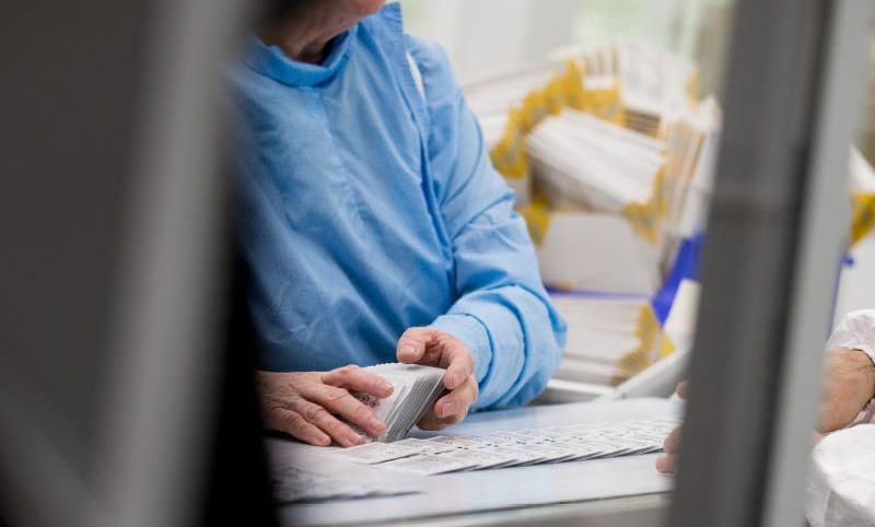 The benefits of outsourcing wound dressing packing 